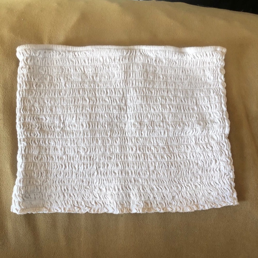 BRANDY MELVILLE WHITE CROP TOP